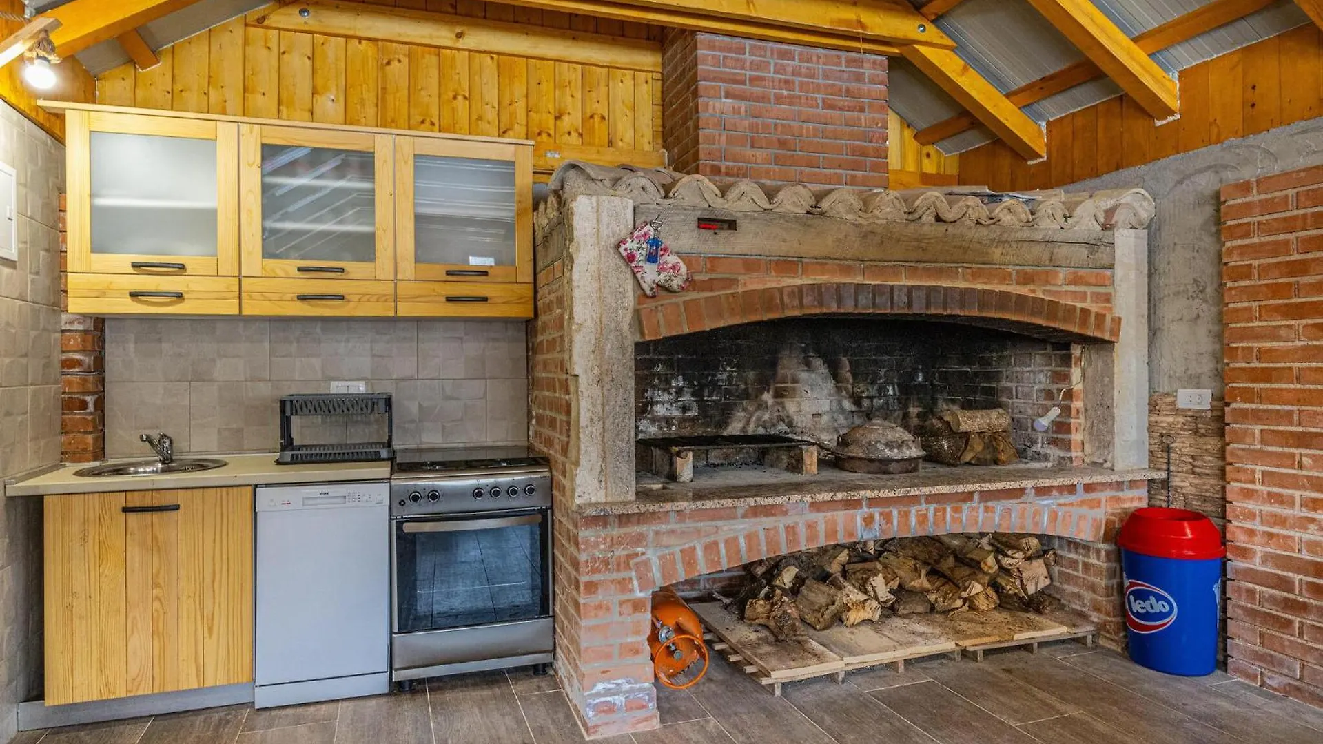 4 Bedroom Nice Home In Begovo Razdolje 0*,